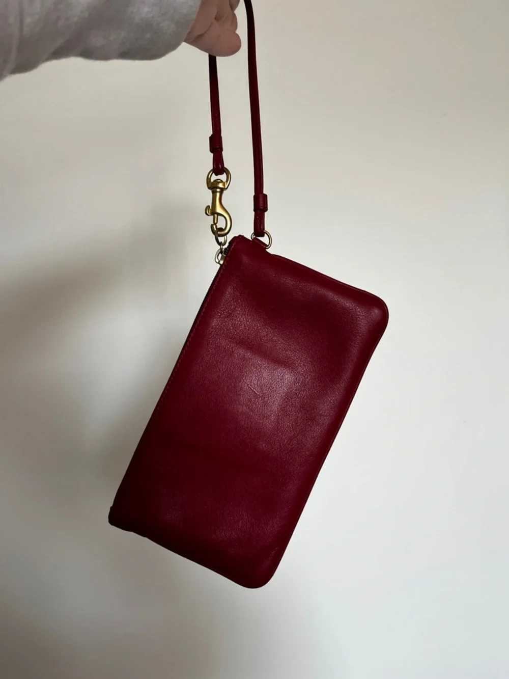 Vintage Coach Red Leather Wristlet Clutch with Brass Hardware - Picture 5 of 7